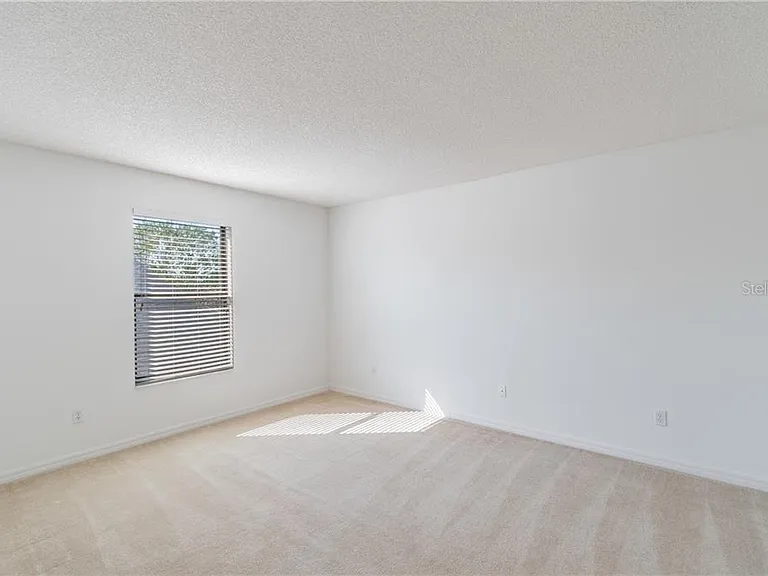 470 Canary Island Ct — Photo 32