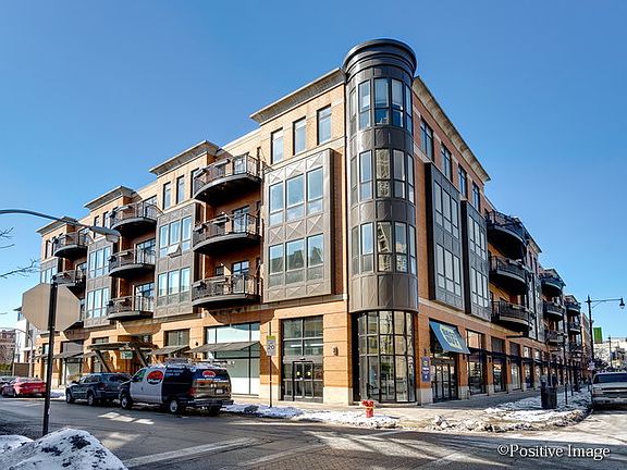 2nd image of 600 W Drummond Pl APT 414