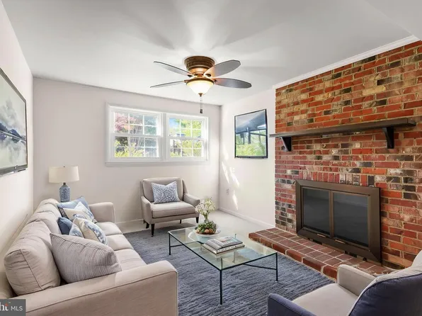 14104 Lindendale Rd, Woodbridge, VA 22193
