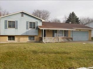 30 Royal Rd, Springfield, MI 49037