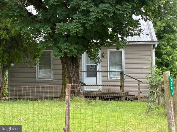 5296 Bino Rd, Greencastle, PA 17225
