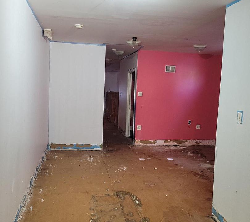2nd image of 5944 Walnut St