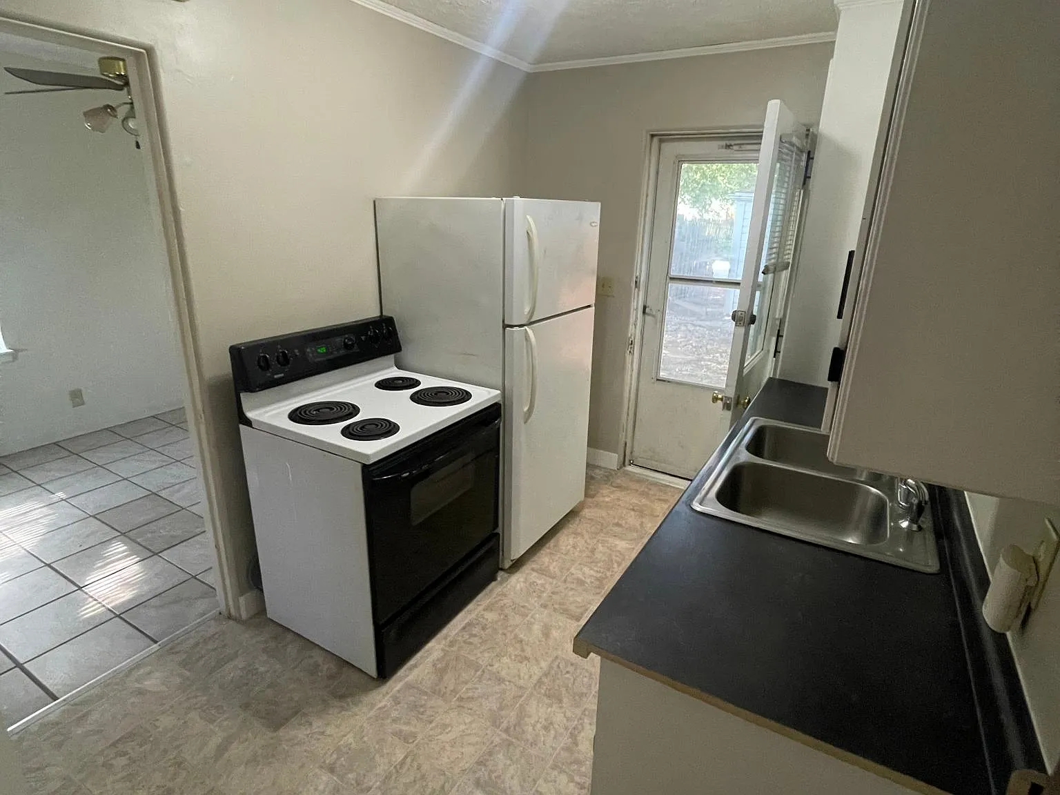 3737 O St — Photo 3