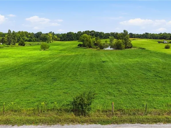 1120 NW 1st St, Oak Grove, MO 64075