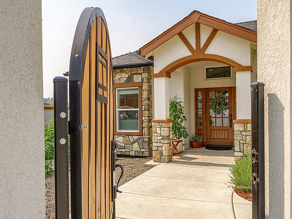 5th image of 670 Forest Ridge Dr