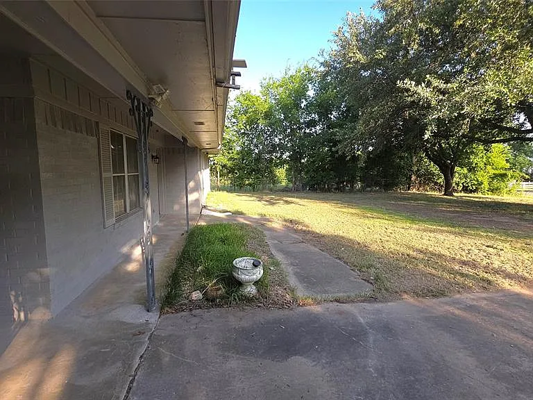 1664 E State Highway 56 — Photo 16