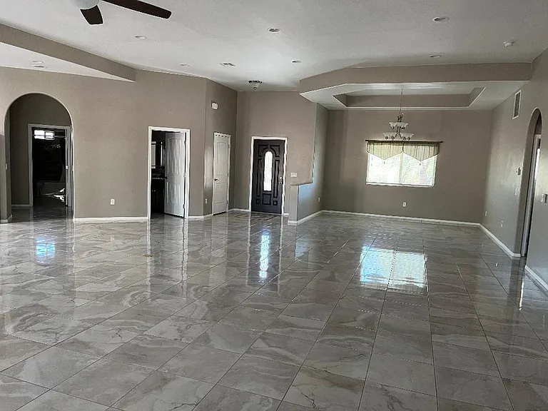 11553 E Tanque Verde Rd — Photo 4