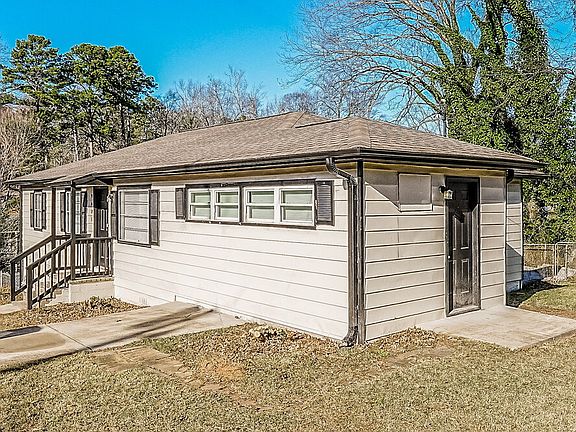 3rd image of 9601 Red Lane Dr