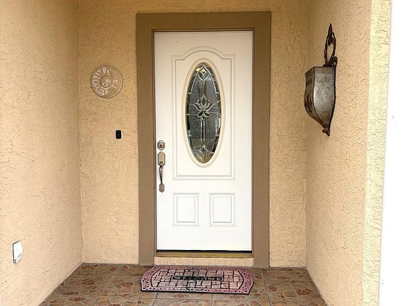 2nd image of 2548 Woods View Dr
