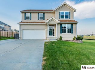 10958 Grant Cir, Papillion, NE 68046