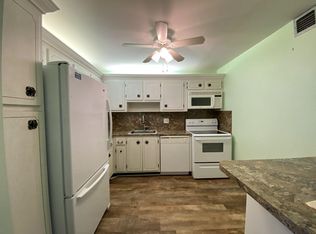 104 Wellington Cir #C-1040, West Palm Beach, FL 33417