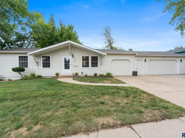 2800 E 18th St, Sioux Falls, SD 57103