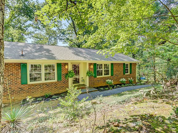 4th image of 2627 Forest Oak Dr