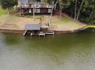635 Lakewood Dr E, Muscle Shoals, AL 35661