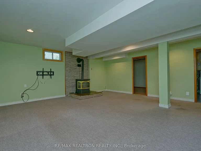 250 Meadow Rd — Photo 20