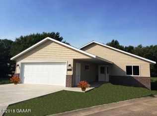 4 Townhouse Rd, Morris, MN 56267