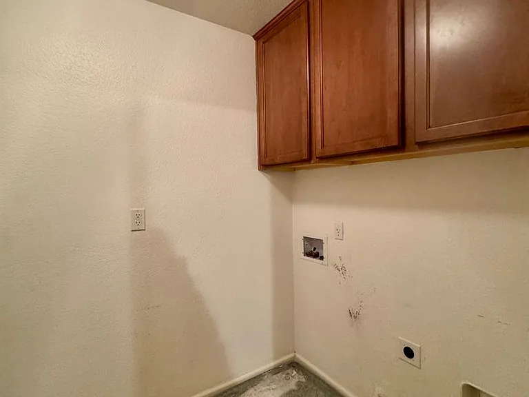 304 Esplanade Cir — Photo 31