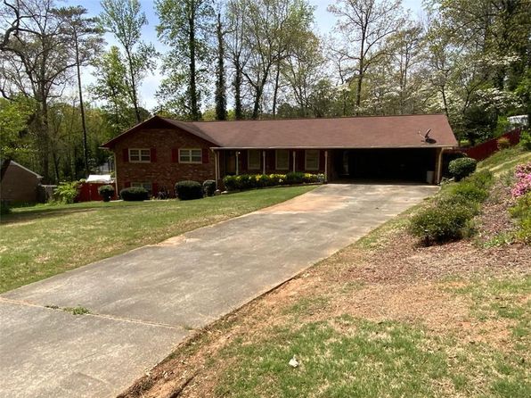 4141 Fredericksburg Dr, College Park, GA 30337