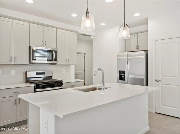 10324 W Granderson St, Marana, AZ 85653