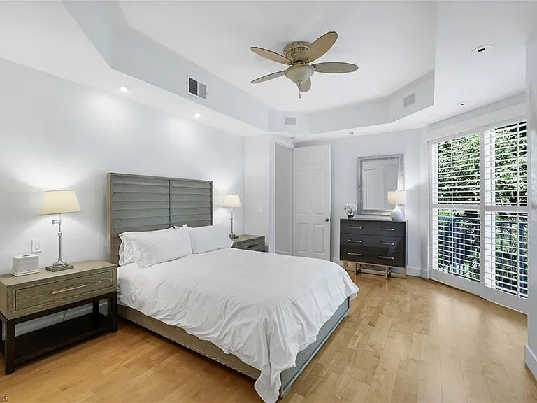 1560 Clermont Dr #D-201 — Photo 10