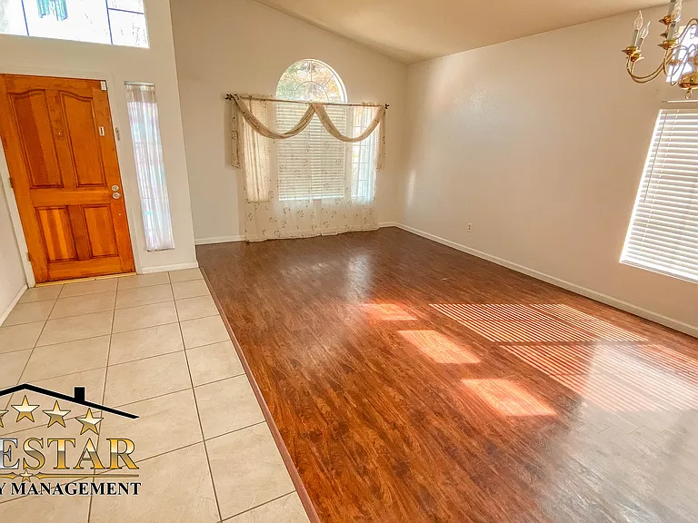 8501 Tamworth St — Photo 21
