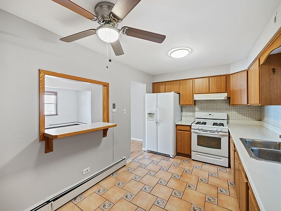 3rd image of 1231 W Lunt Ave APT 3N