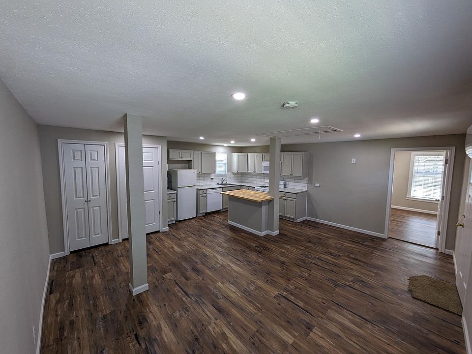 1st image of 3201 Sandage Ave
