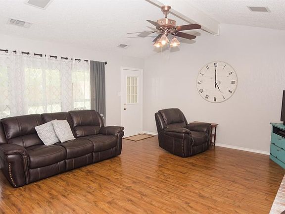 5th image of 307 Shepards Hill Dr
