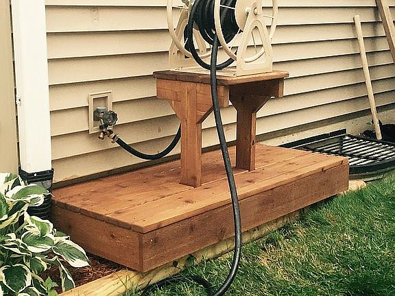 Hose reel w/cedar platform