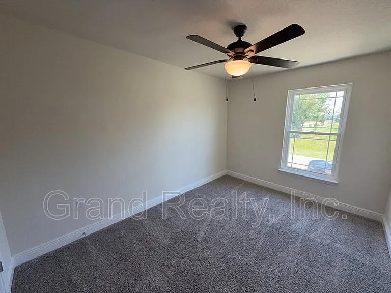 5033 Peach Dr — Photo 16