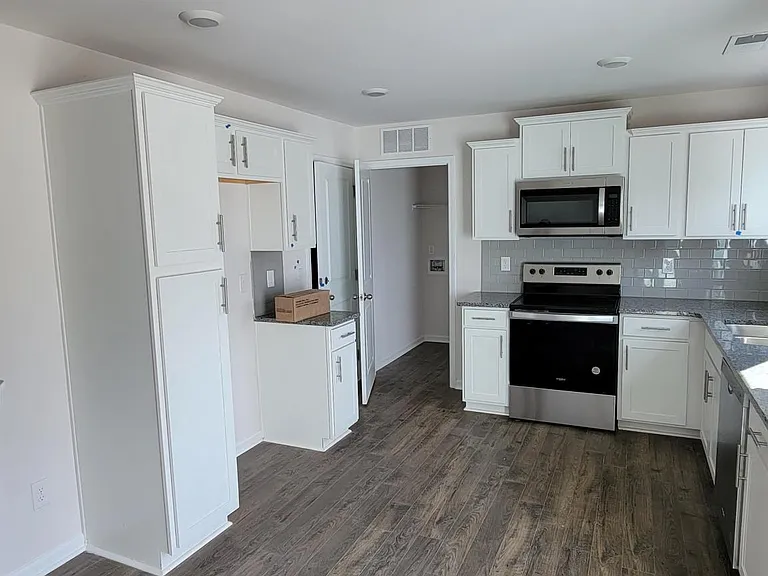 5 Benedict Ln — Photo 8