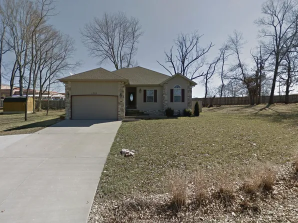1326 N 14th St, Ozark, MO 65721