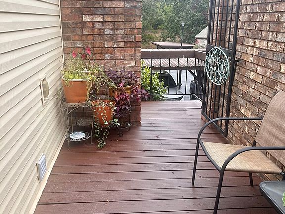 3rd image of 14 Steeplechase Ct