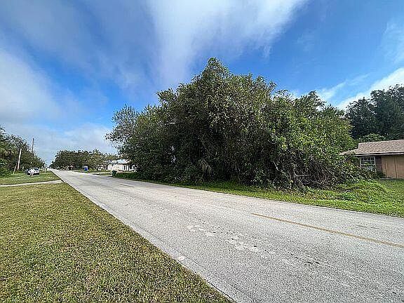 2nd image of 5306 Deleon Avenue