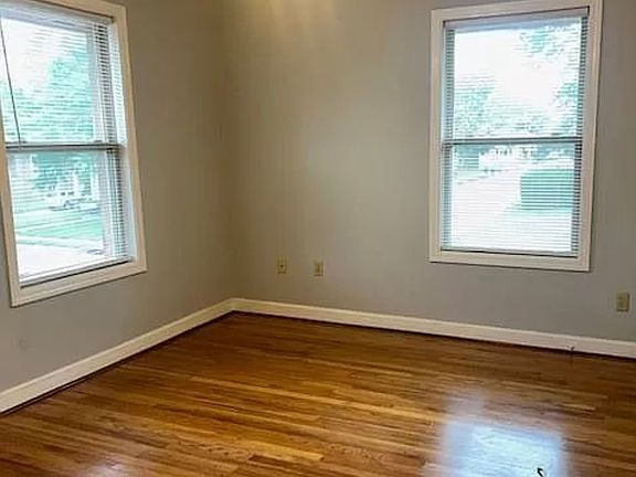 4th image of 2027 Jackson St APT 4