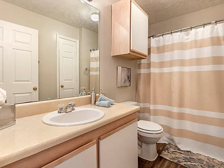 Ridgeland Place Apartment Homes — Photo 13