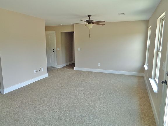 4th image of 940 Moonlite Dr