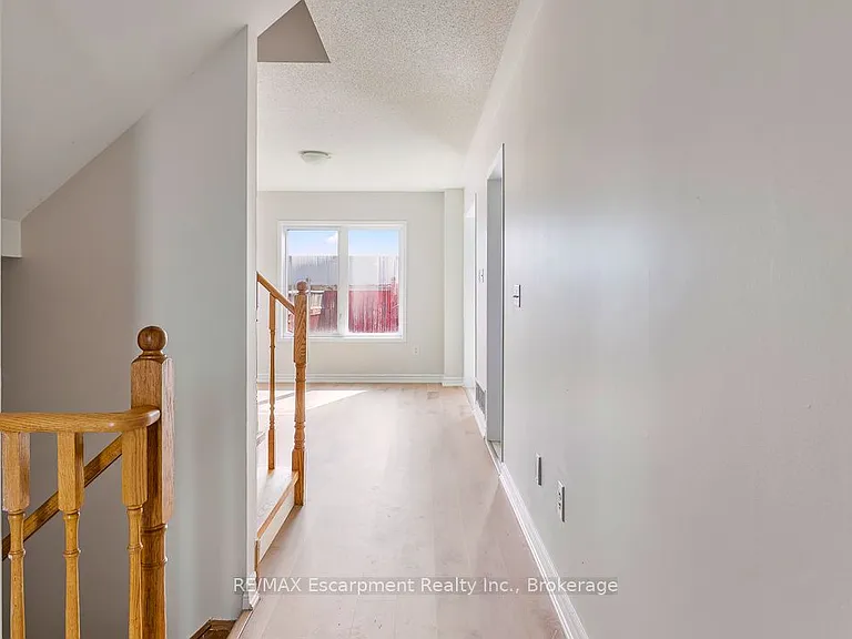 4832 Capri Cres — Photo 6