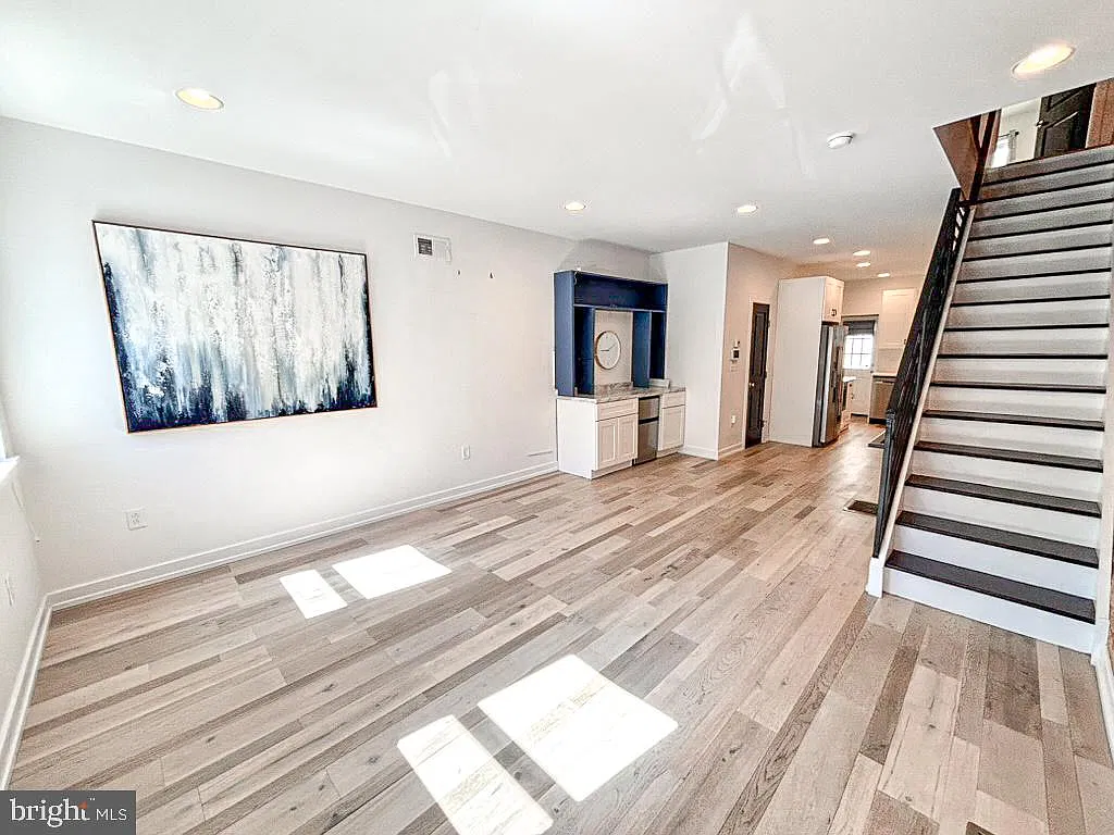 2 bed, 2.5 bath, 1800 sqft, $2,900 — Photo 2
