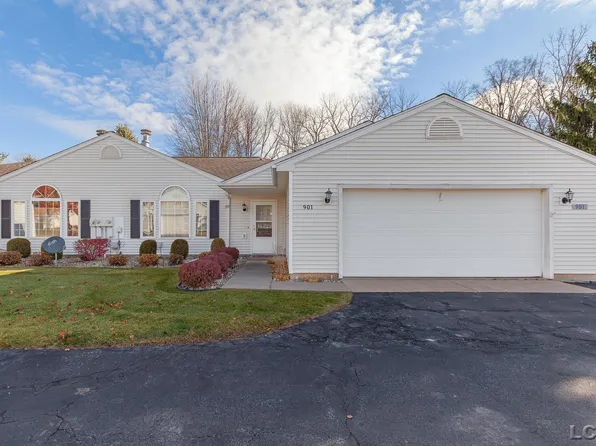 901 Carriage Dr, Tecumseh, MI 49286