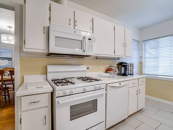5th image of 115 Beverly Dr