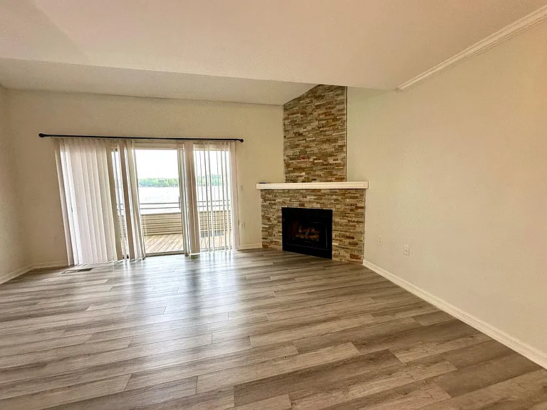 14051 Queens Harbor Rd — Photo 14