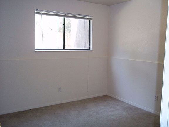 2nd image of 4989 Eisenhower Dr #4909-C