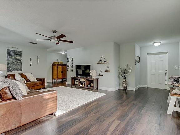 5th image of 2032 Harcourt Pl