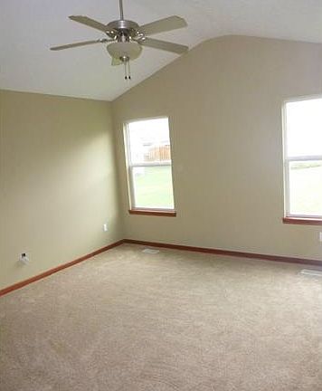 4th image of 202 Reserve Ct