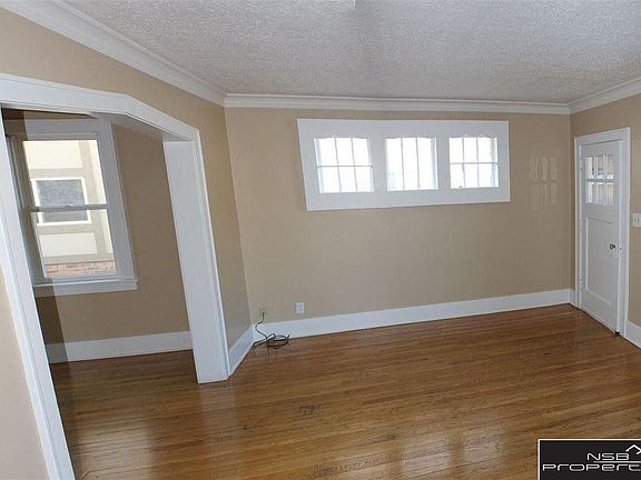 4th image of 4907 Farnam St