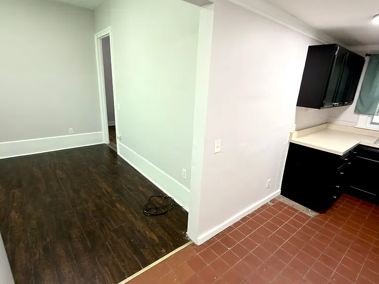 196 N Goodman St — Photo 17