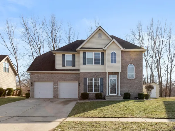 5607 Regency Dr, Columbus, IN 47203