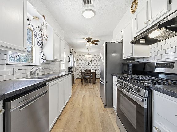 5th image of 3300 Old Robinson Rd