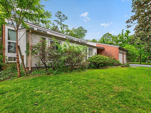 5th image of 9404 Woodington Dr